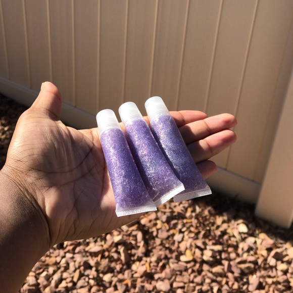 Glitter Lip Gloss - Picture 1 of 3